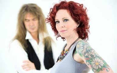 poze anneke van giersbergen si arjen lucassen la bucuresti