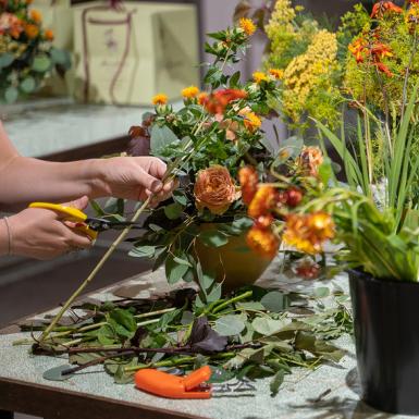 poze atelier de crea ie florala aranjament la sediu