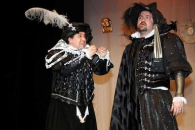 poze  comedia erorilor la teatrul municipal targoviste