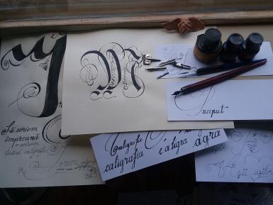 poze curs de caligrafie artessentia