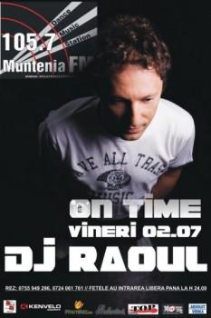 poze dj raoul in club on time