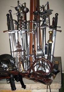 poze expozitie arme de vanatoare si arme militare din colectiile muzeului din lugoj lugoj