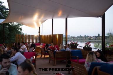 poze  in vino veritas degustare de vin bun la the president club