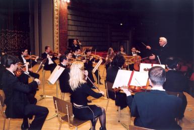 poze orchestra philarmonia in gala tinerimea romana editia a iii a