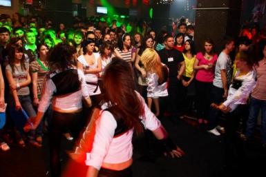 poze petrecere hip hop in gold time club din baia mare