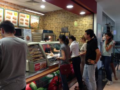 poze subway anunta deschiderea celui de al 21 lea restaurant din roma