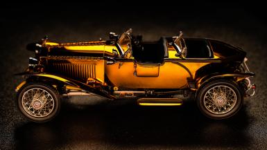 poze targul colectionarilor de machete si jucarii