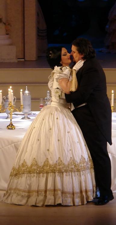 poze traviata in timisoara