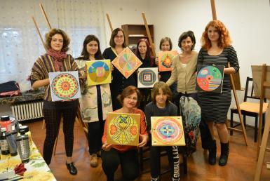 poze workshop de dezvoltare personala prin pictura de mandale