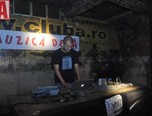 suie paparude in club a 10